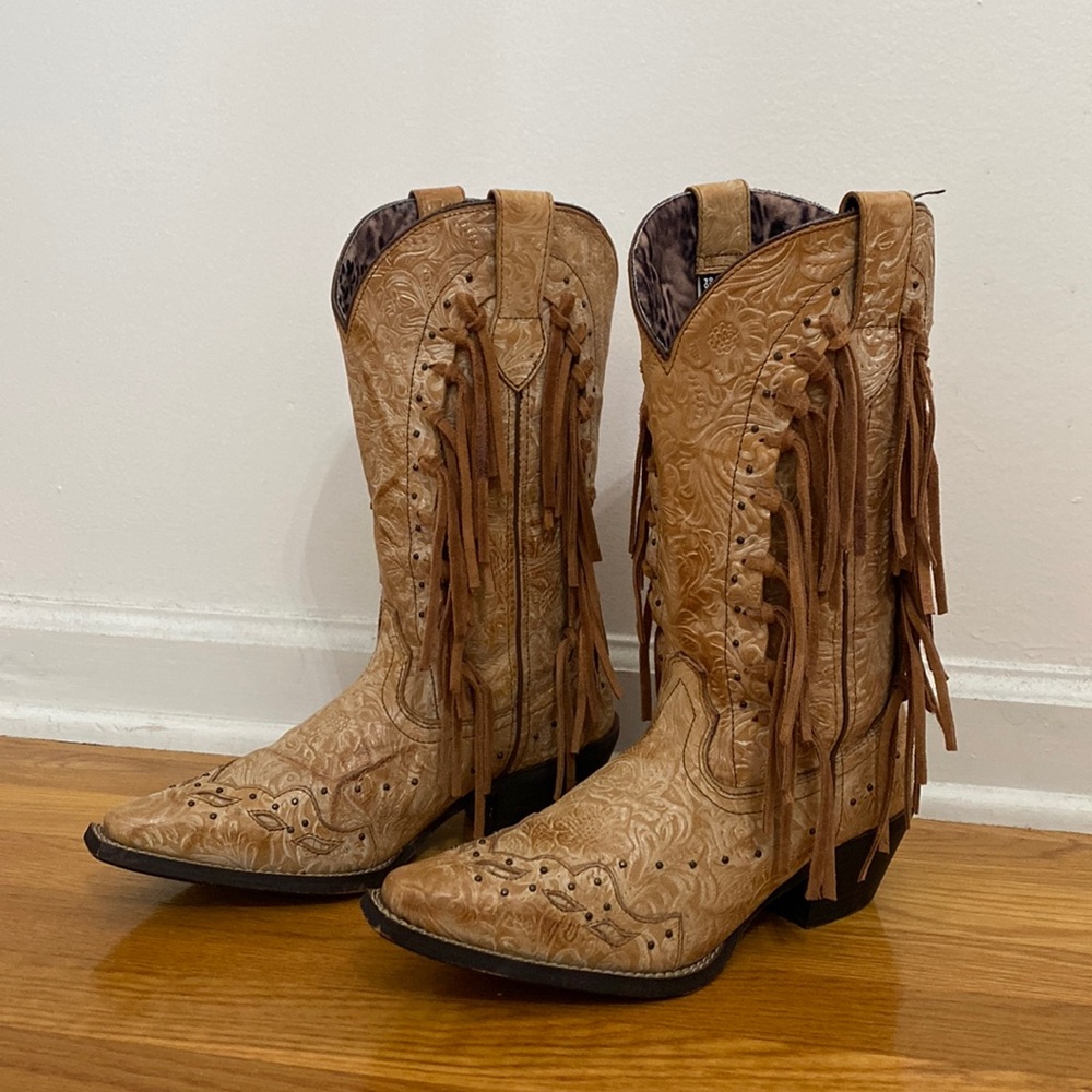 Women’s fringe cowboy boots